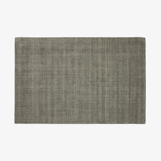 FIBER WOOD - Solid-color handmade rectangular Lyocell rug.