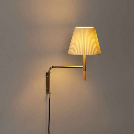 BC 1 - Adjustable wall lamp.