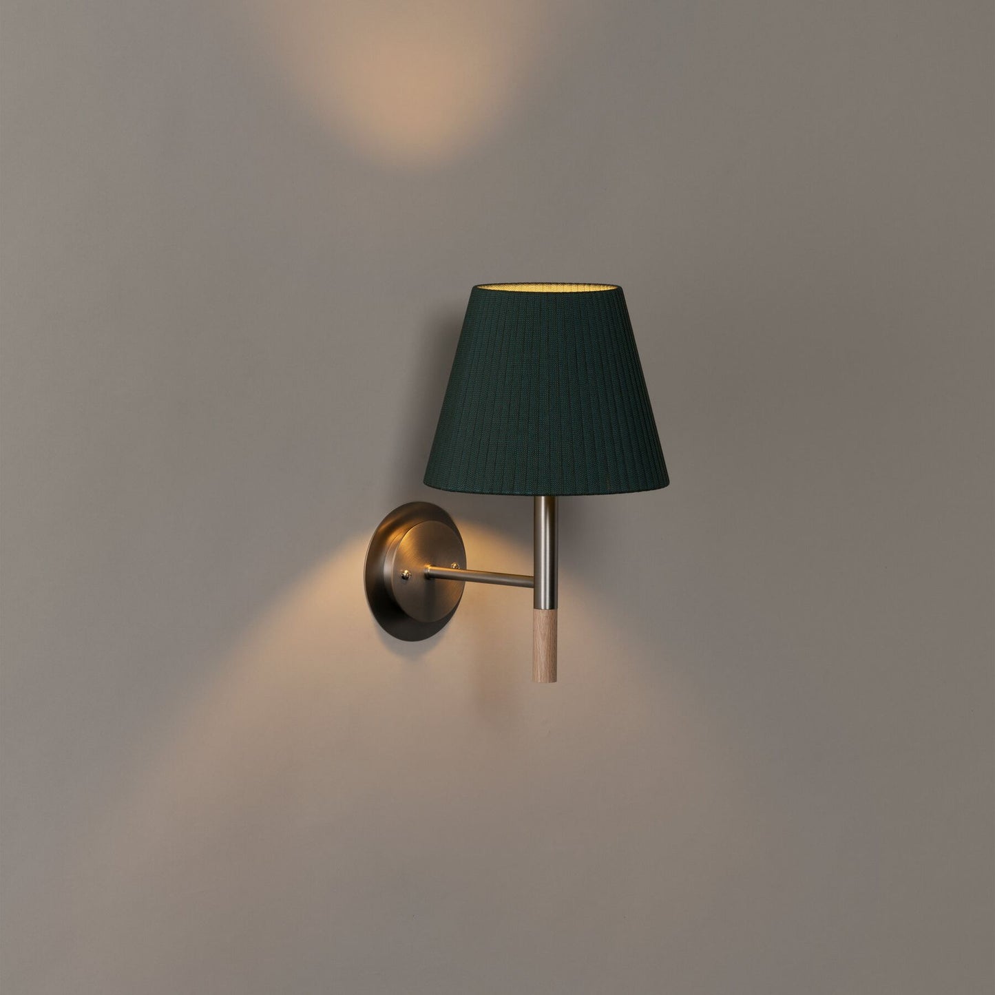 BC 2 - LED nickel wall lamp.