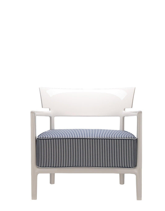 Cara Outdoor Lounge Chair.
