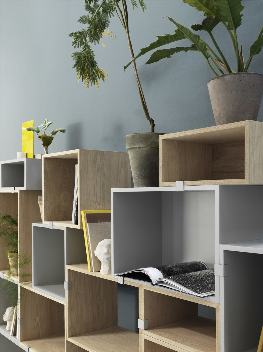 Stacked shelf module with background, small, oak