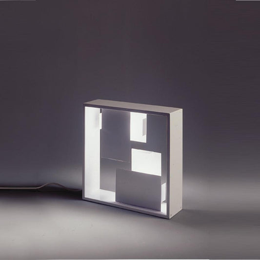 Fato Table Lamp.