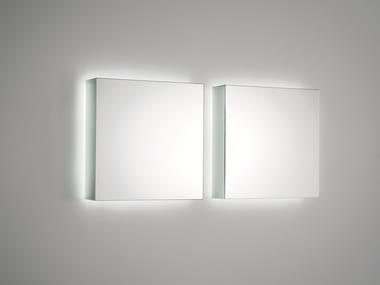 I MASSI - Wall-mounted mirror with integrated lighting (Request Info).
