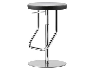 S 123 PH - Height-adjustable stool.
