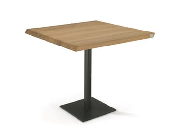 PEBBLES SQUARED - Square table with solid wood top and iron base (Request Info).