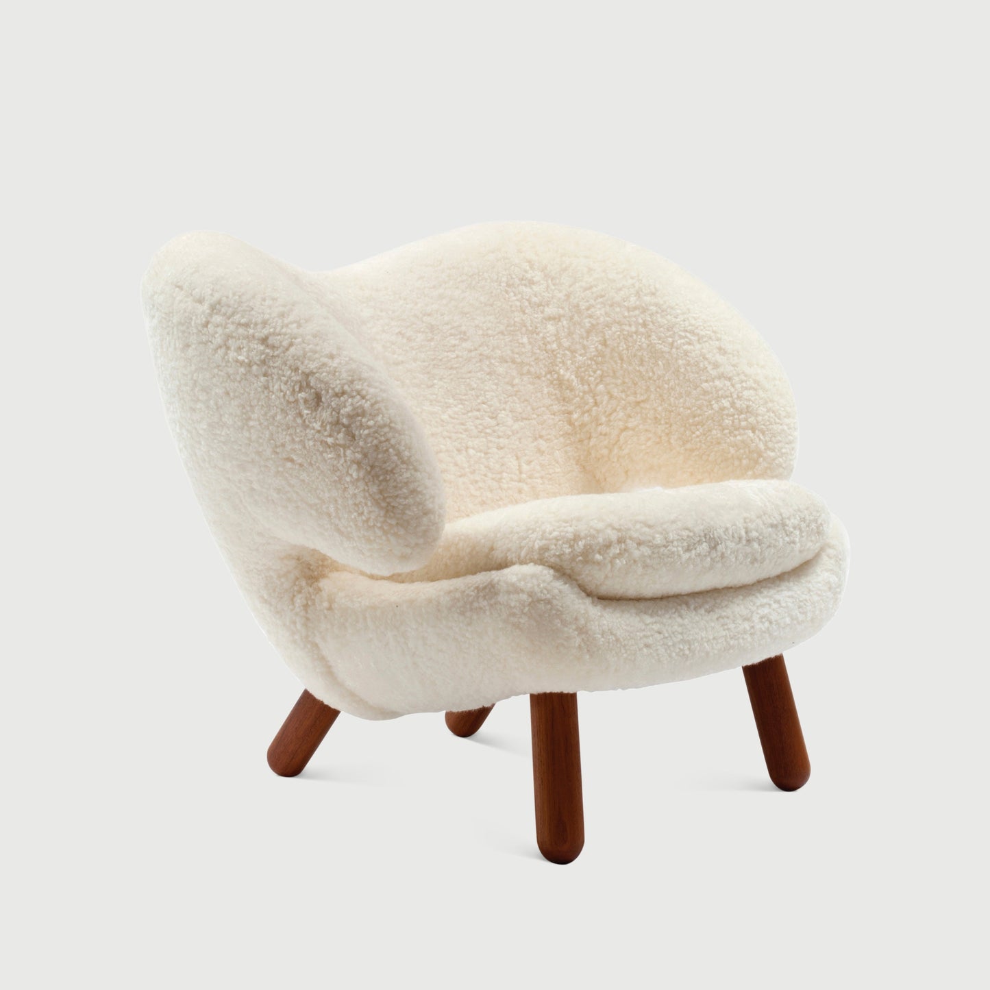 THE PELICAN CHAIR | SHEEPSKIN (Without Buttons) (Leather Cushion - Leather Group 4)