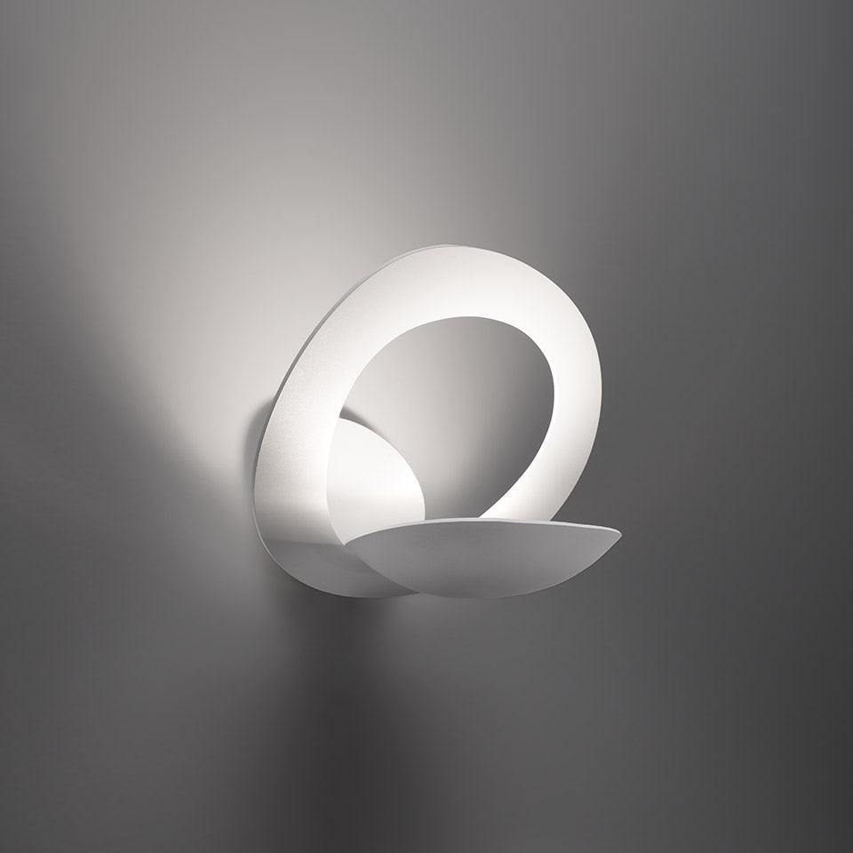 Pirce Wall Lamp.