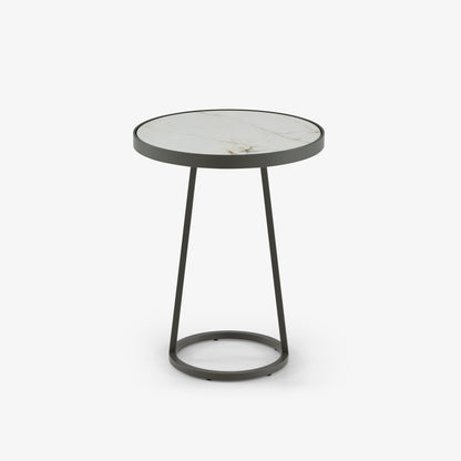 CIRCLES - Round steel garden side table.