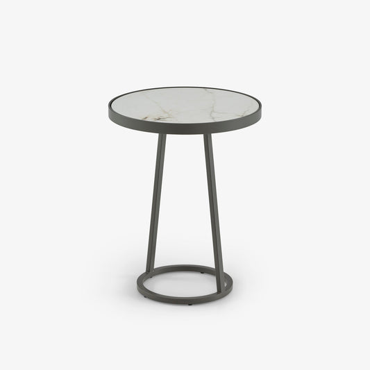 CIRCLES - Round steel garden side table.