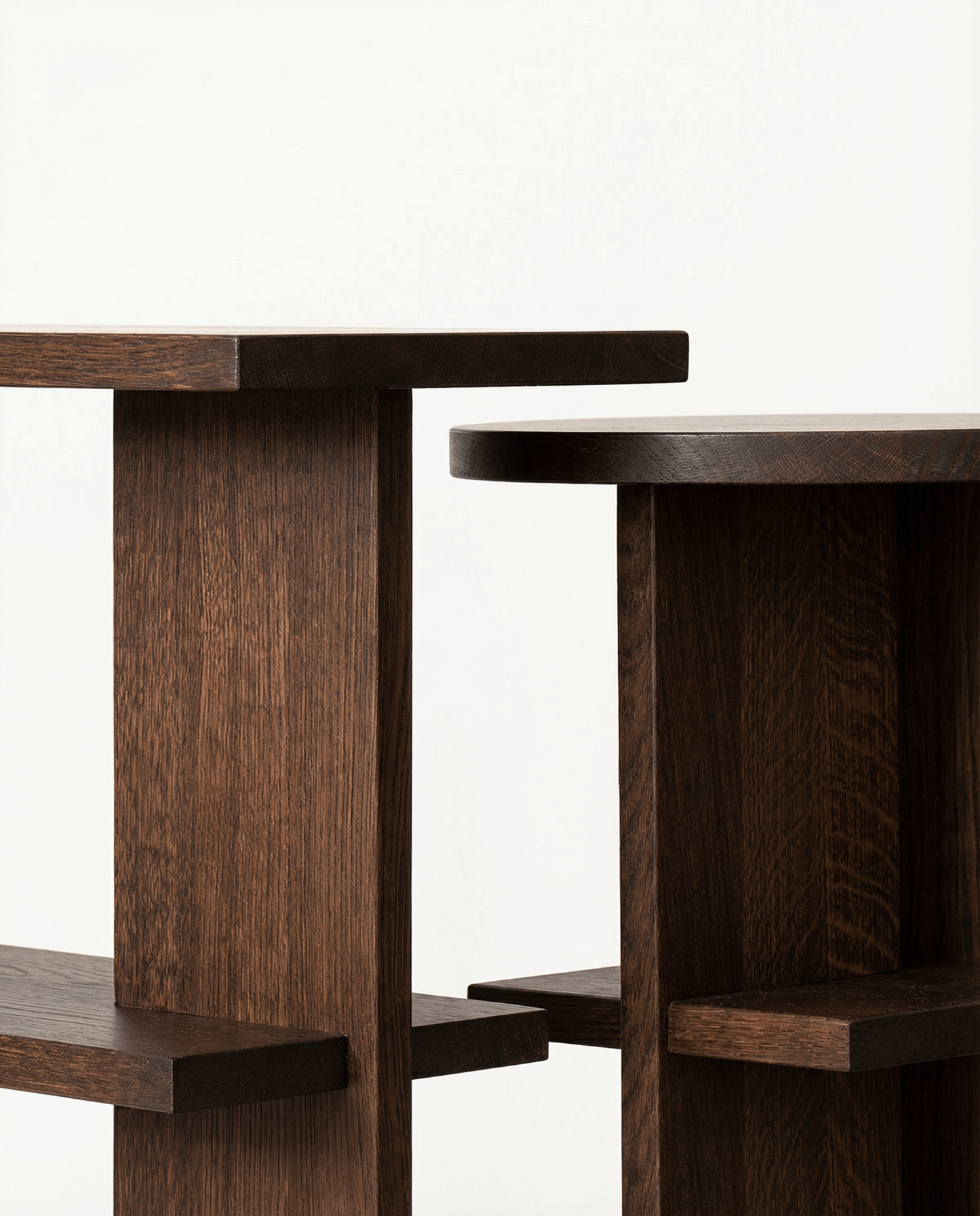 Tee side table, round, oiled smoked oak