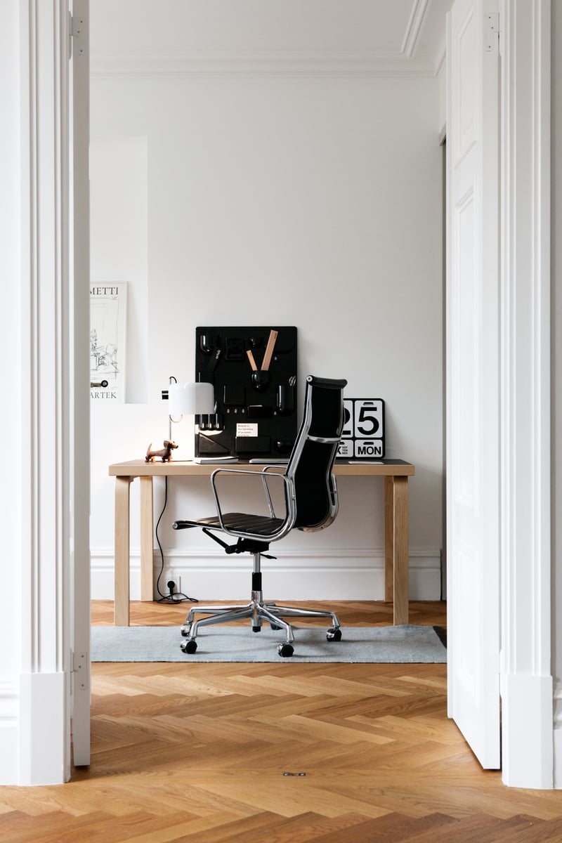 Aalto table 80A, birch - black linoleum