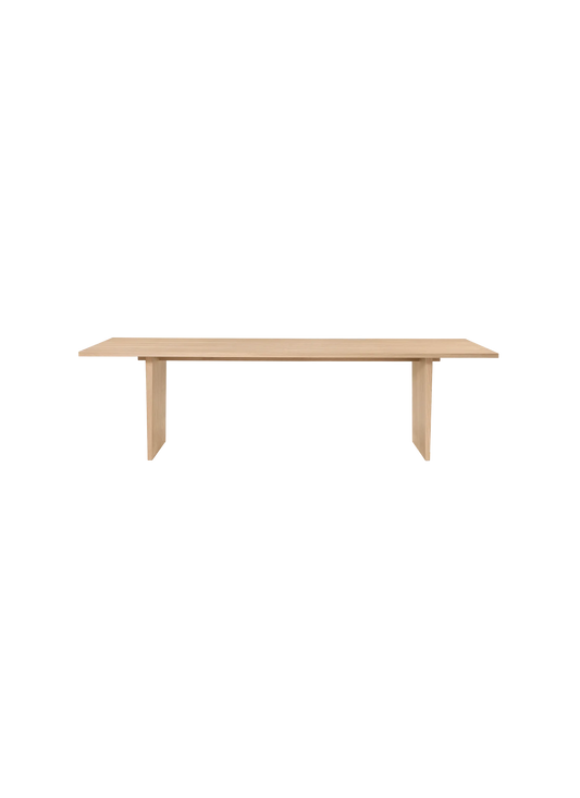 PRIVATE DINING TABLES.