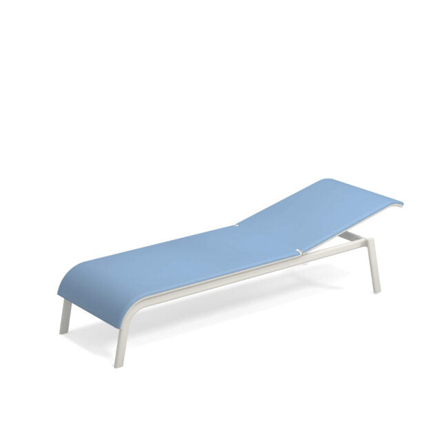 Tiki Stackable sunbed (Request Info).