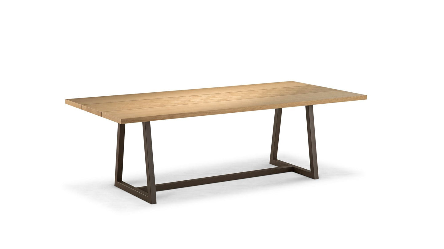 EPOQ DINING TABLE by Roche Bobois