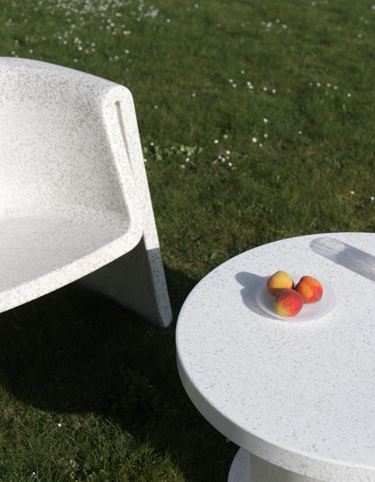 Bit side table, white
