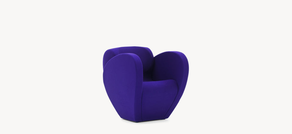 SIZE TEN - Polyester easy chair with armrests.