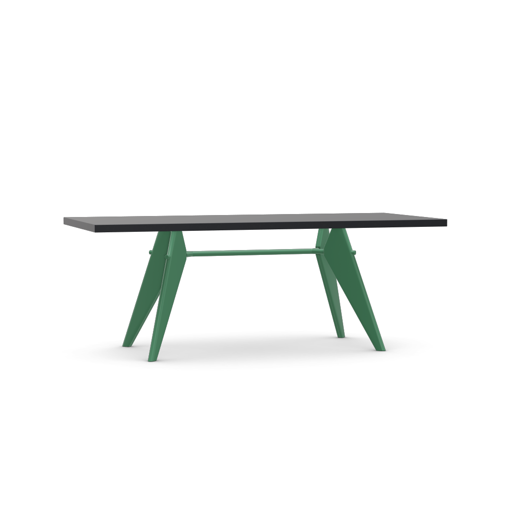 EM Table (H 740 x W 900 x L 2000).