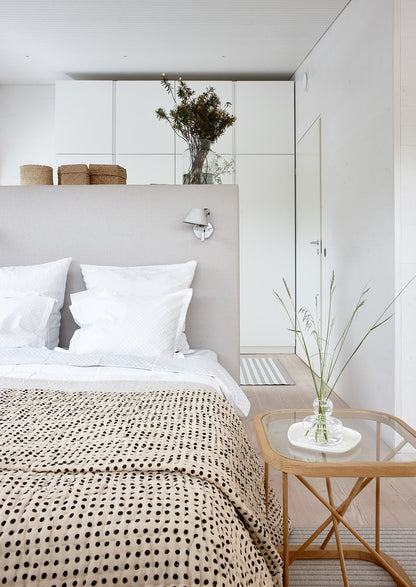 Twiggy table 44 x 44 cm, oak