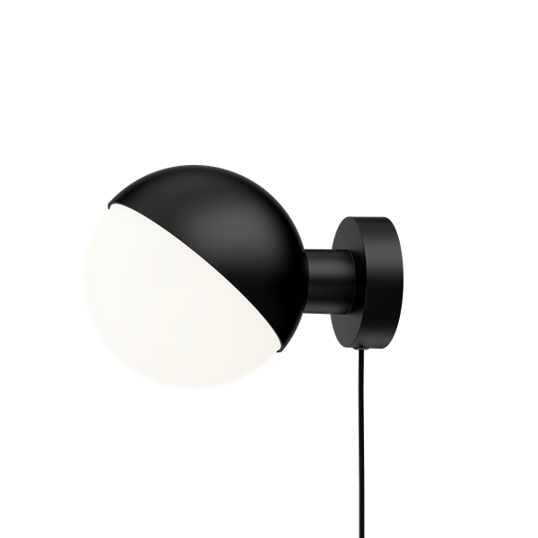 VL Studio 150 Wall Lamp.