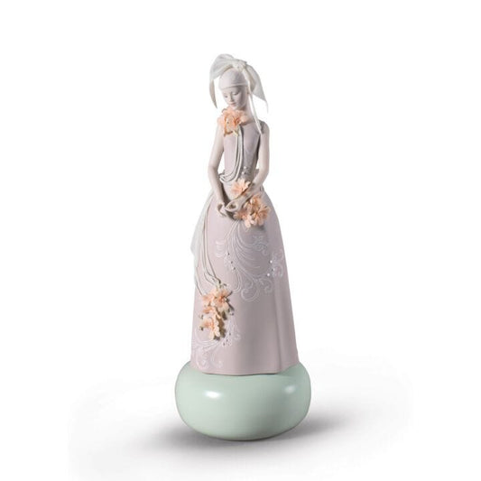 Haute Allure Exclusive Model Woman Figurine by Lladró
