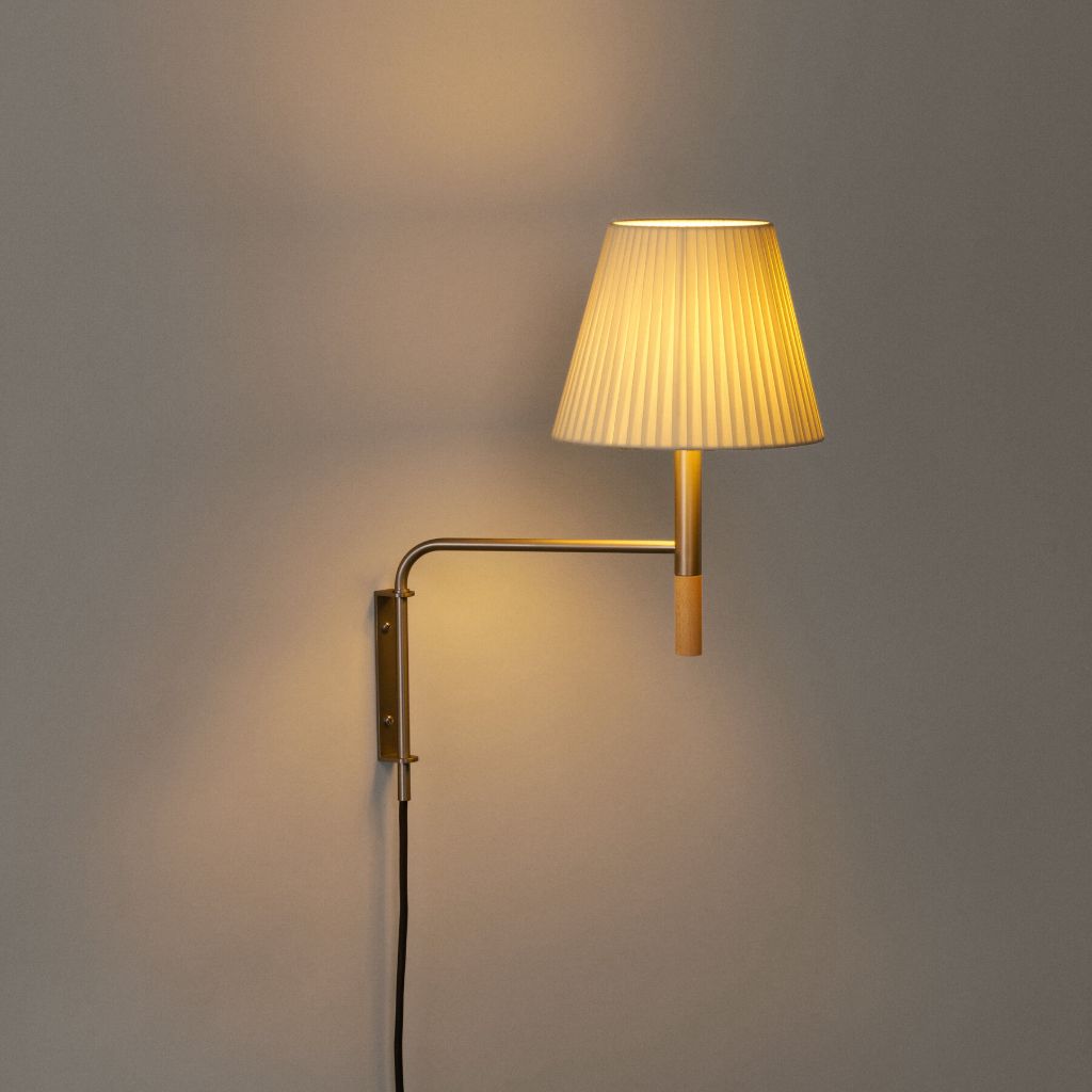 BC 1 - Adjustable wall lamp.