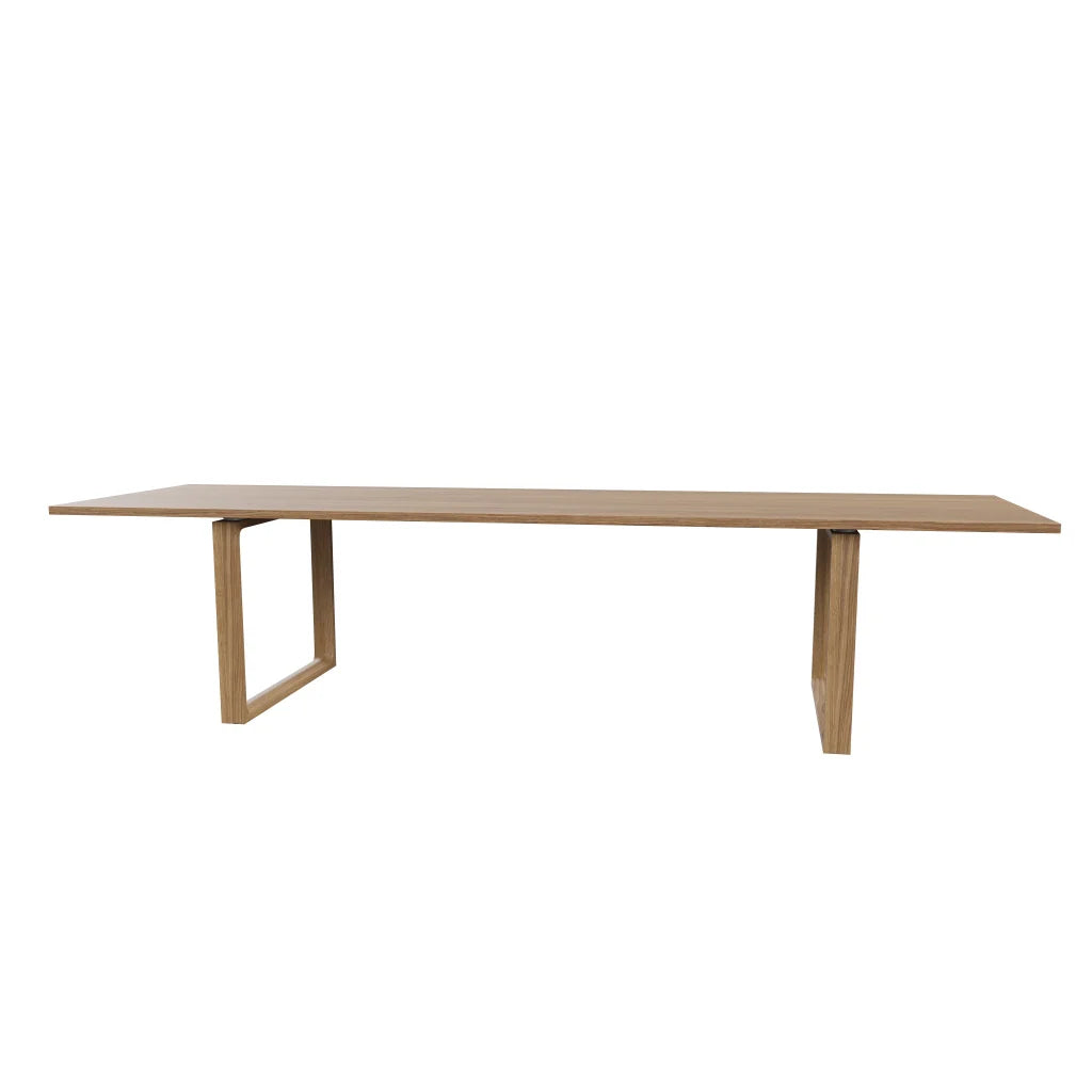 Essay™ - CM31, Dining Table, 317 x 100 cm by Fritz Hansen