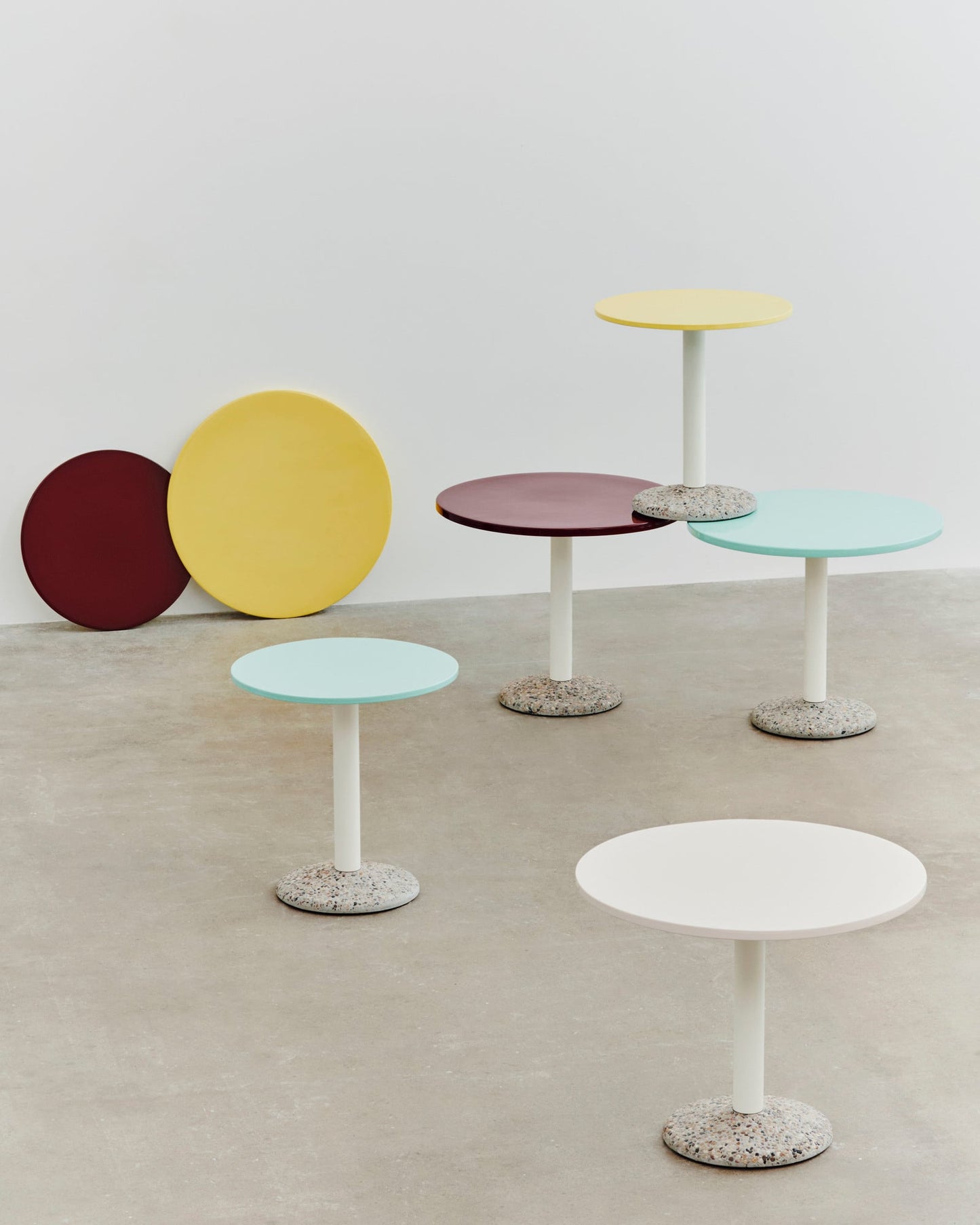 Ceramic table, 70 cm, bordeaux