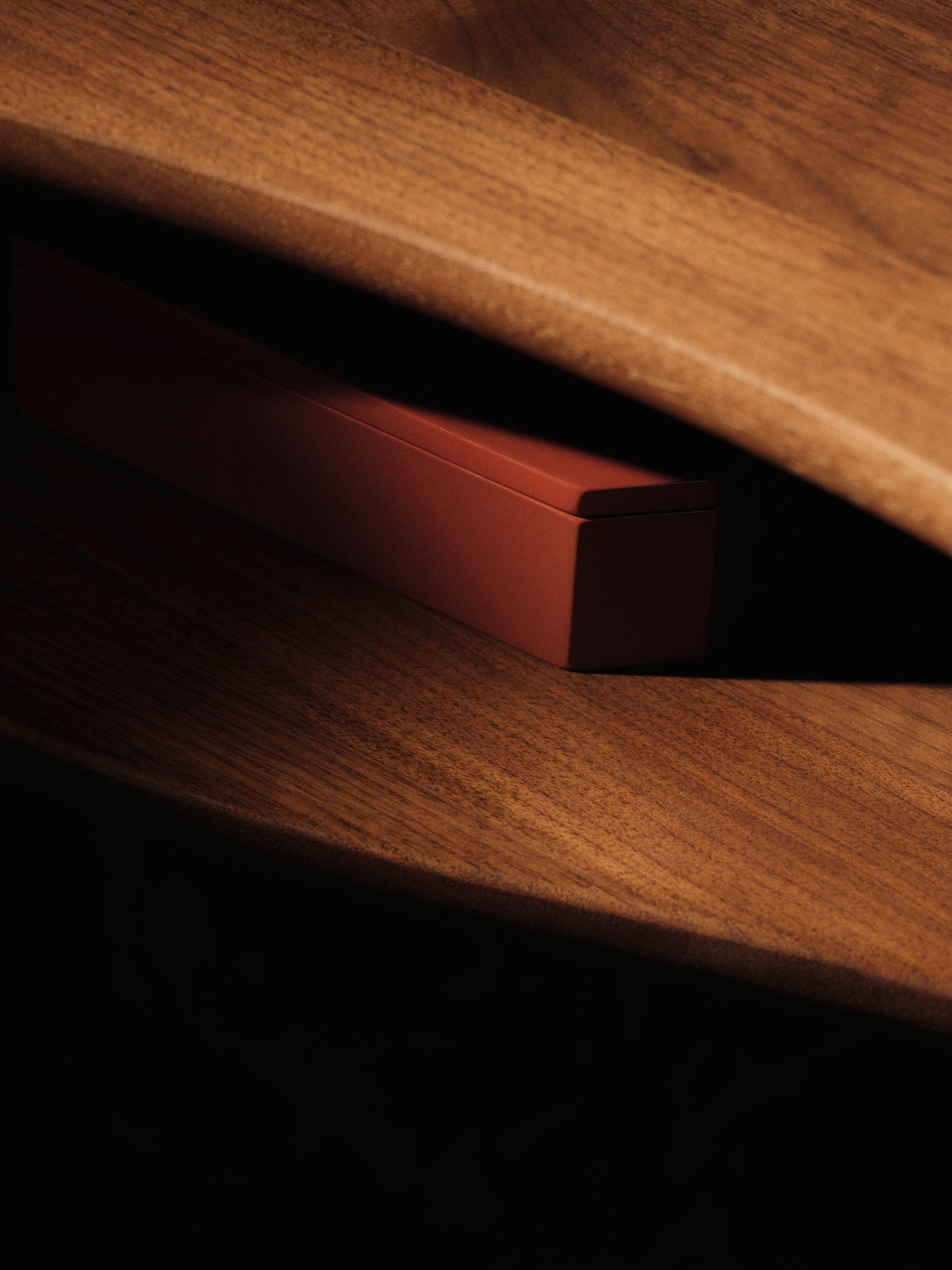 Feve console table, walnut