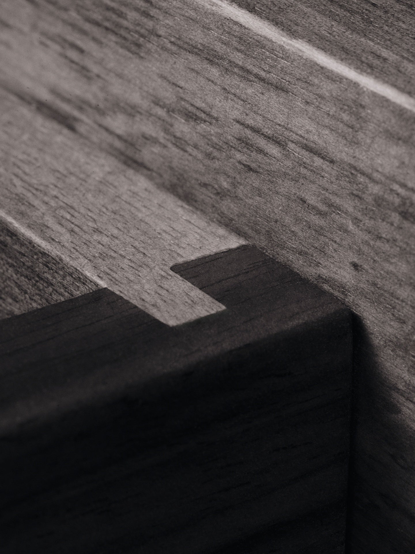 Feve table with a drawer, 86 x 160 cm, walnut
