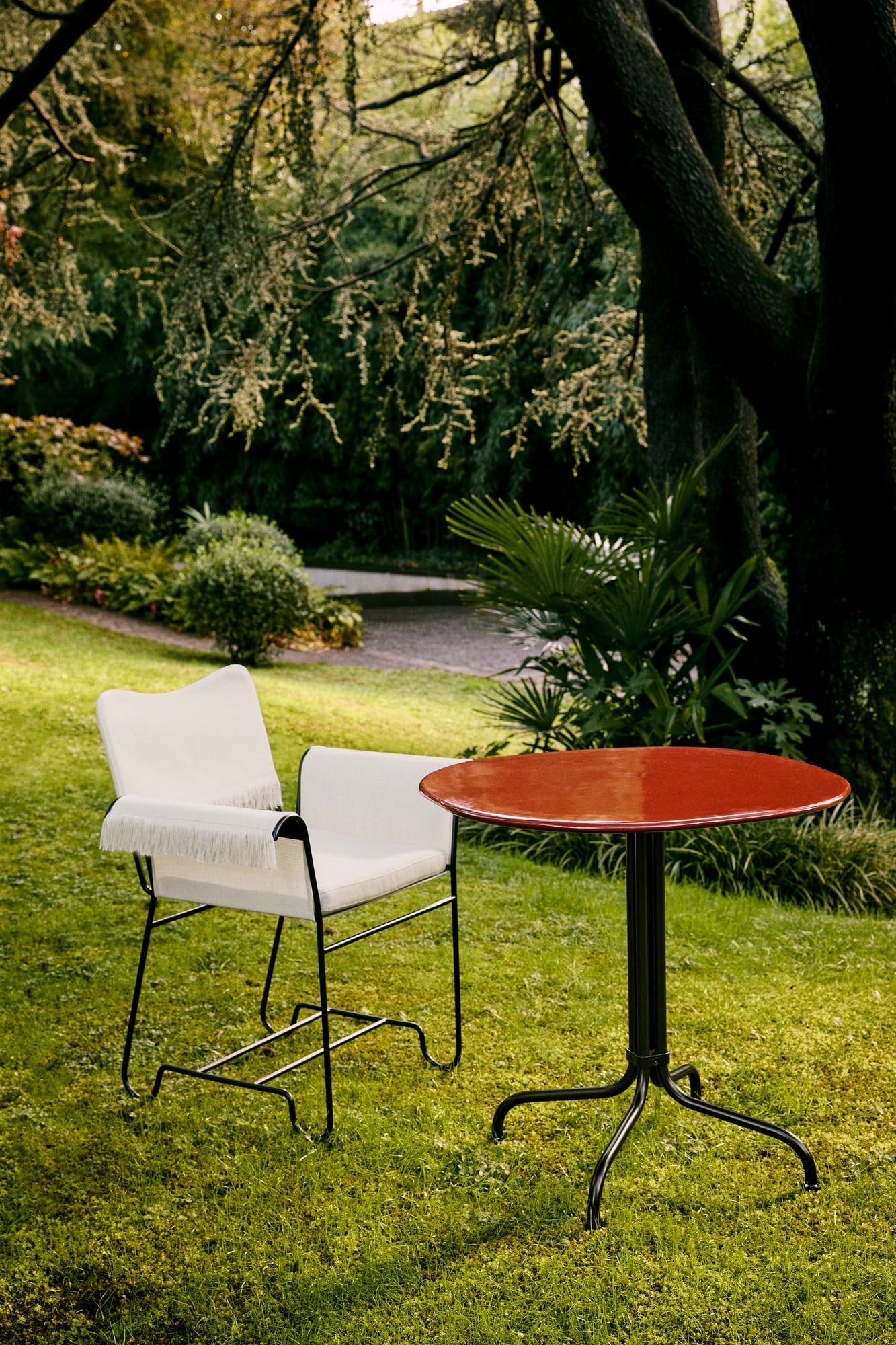 Carmel Bistro dining table, 75 x 75 cm, black - rock red