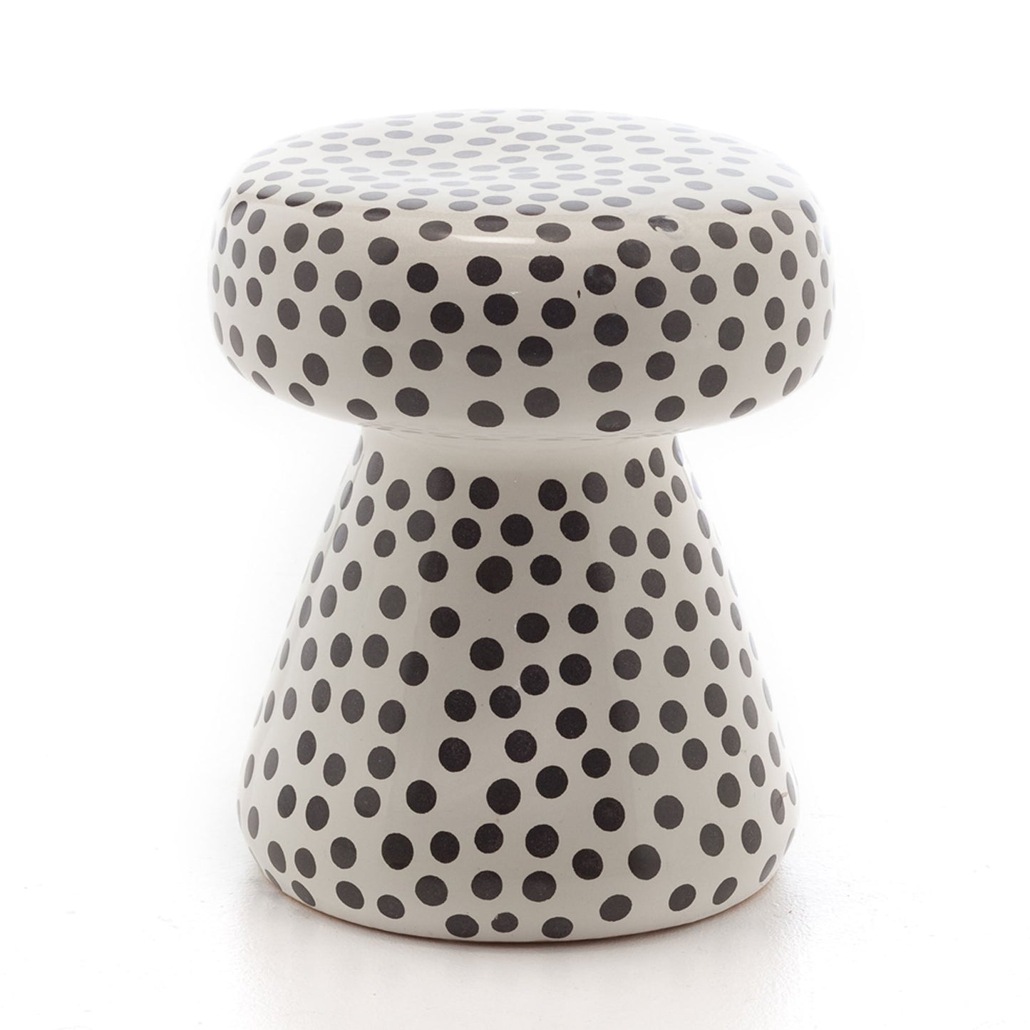INOUT 44 - Cement stool / coffee table.