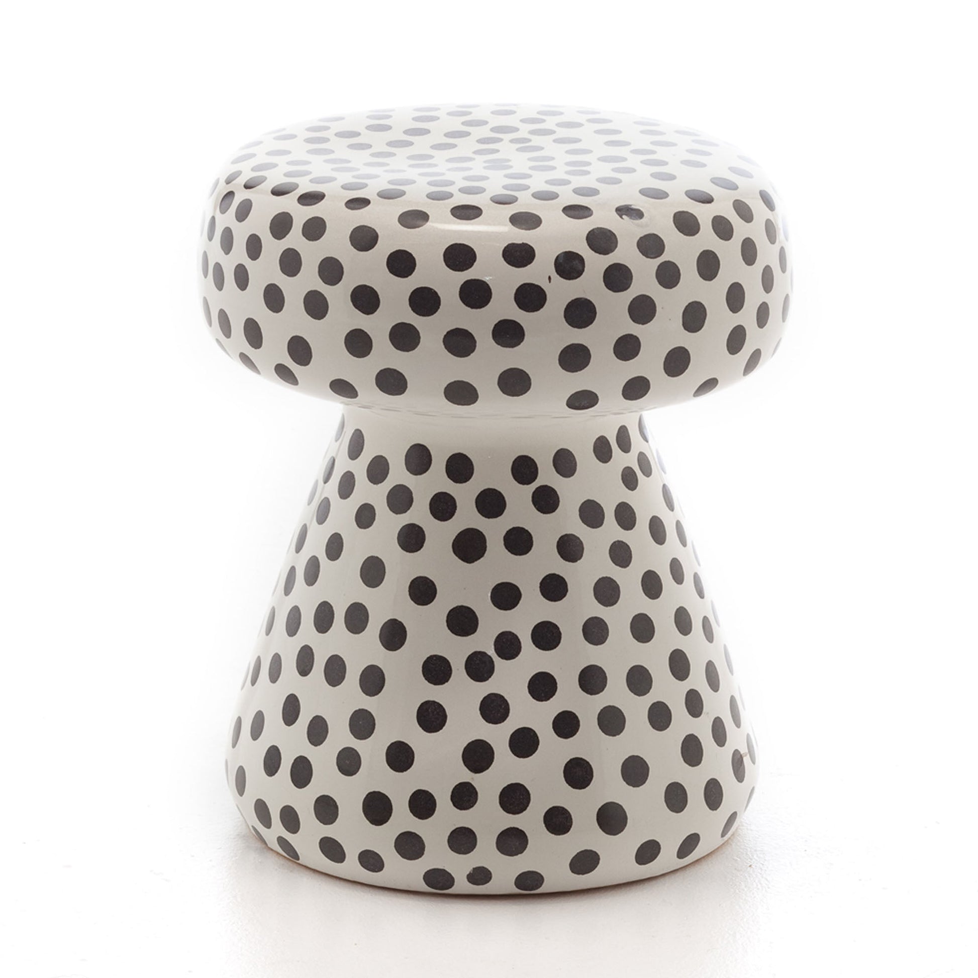 INOUT 44 - Cement stool / coffee table.