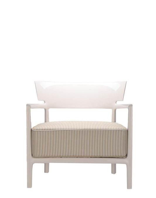 Cara Outdoor Lounge Chair.