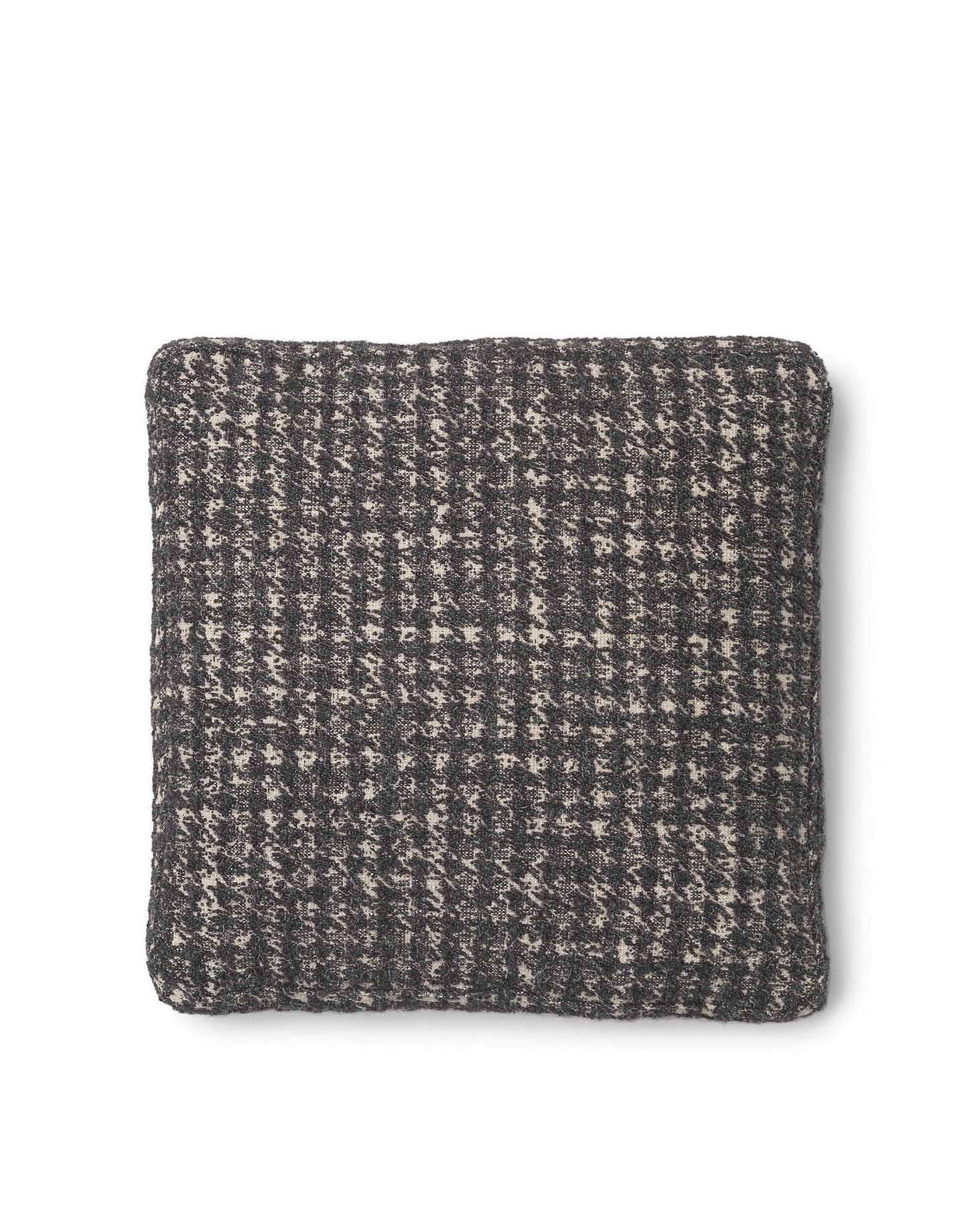 CUSHION (48x48).