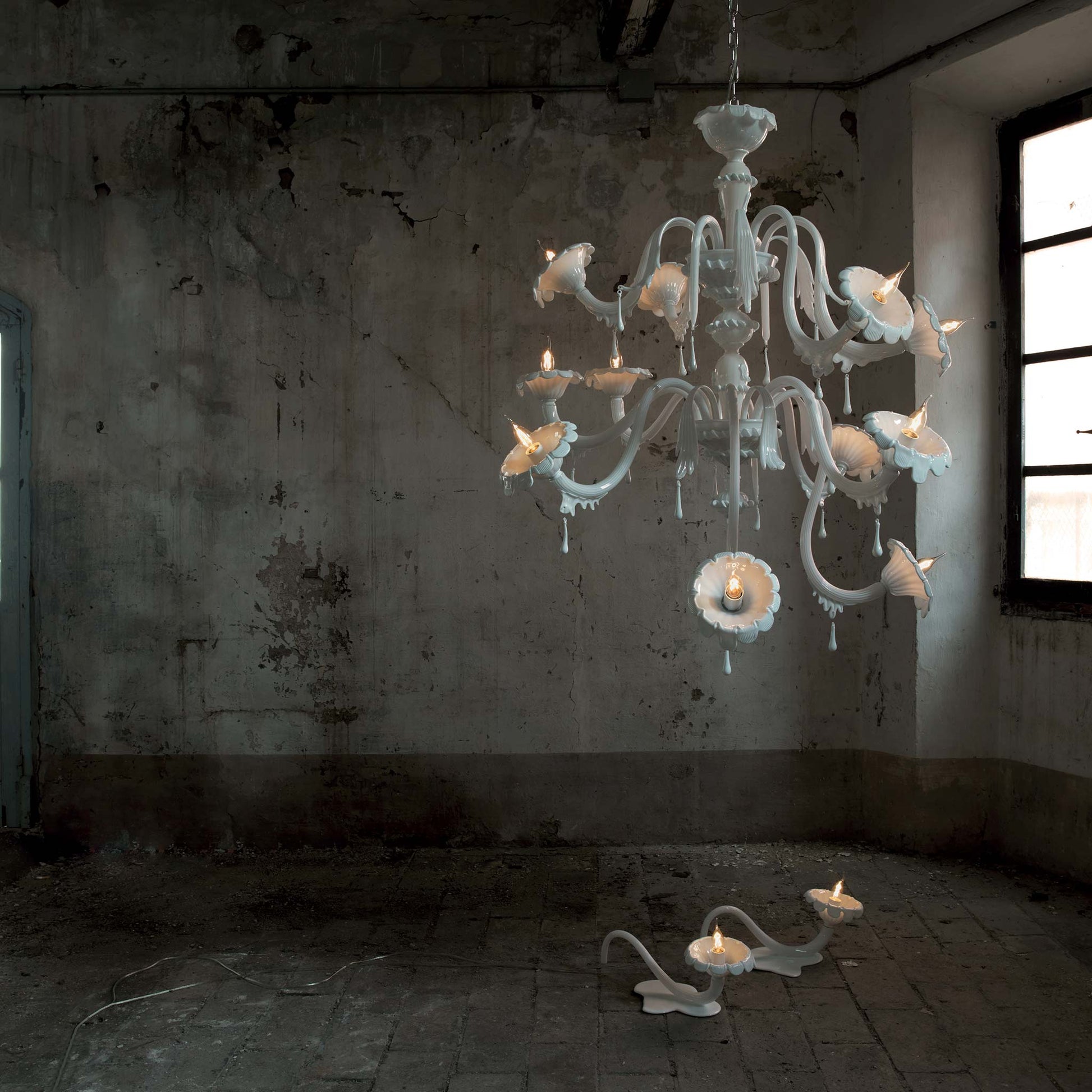 AU REVOIR - Glass chandelier.