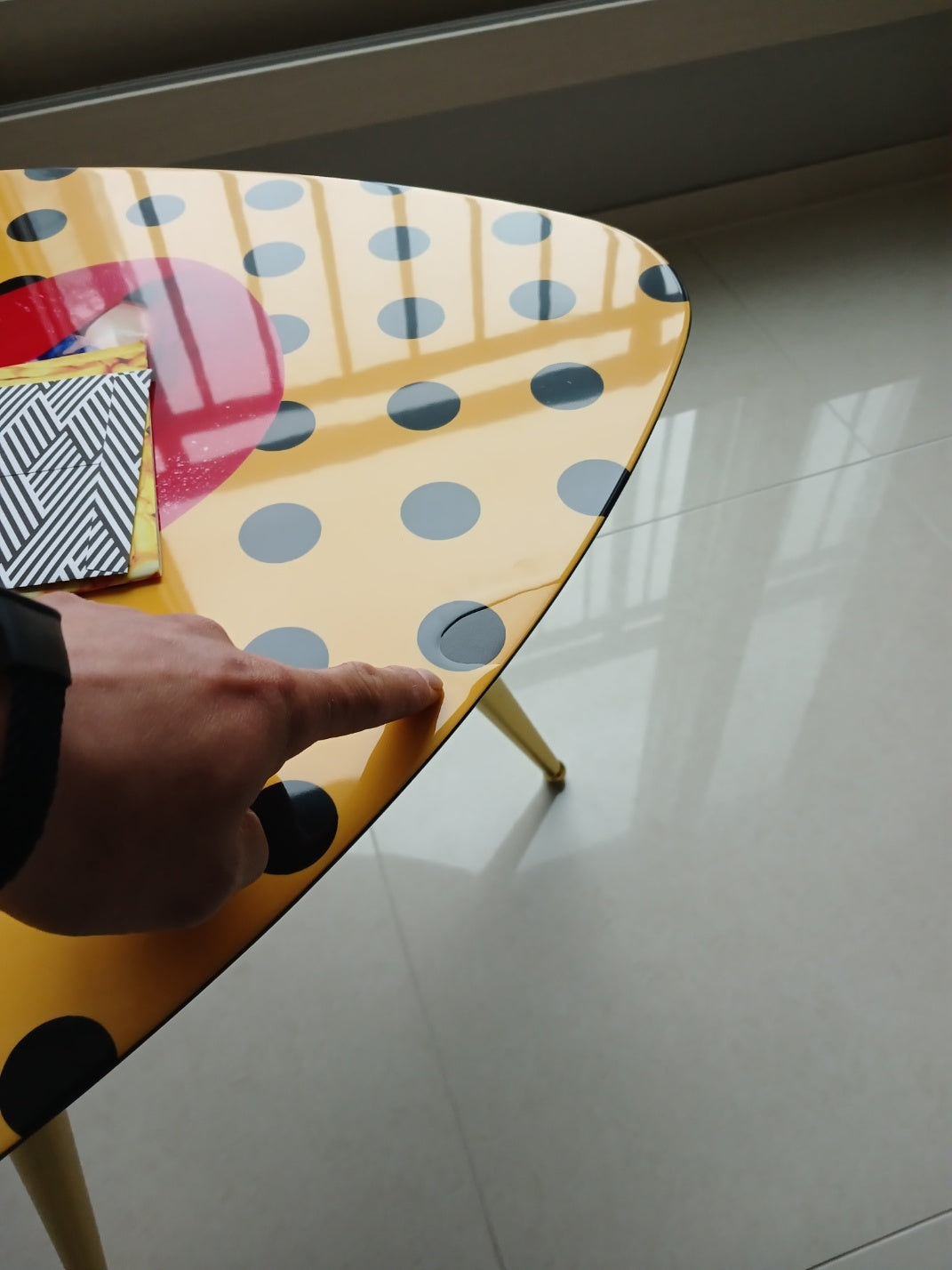 [In Stock] SHIT - Triangular Coffee Table with MDF Top and Metal Legs (30% Discount - Clearance)