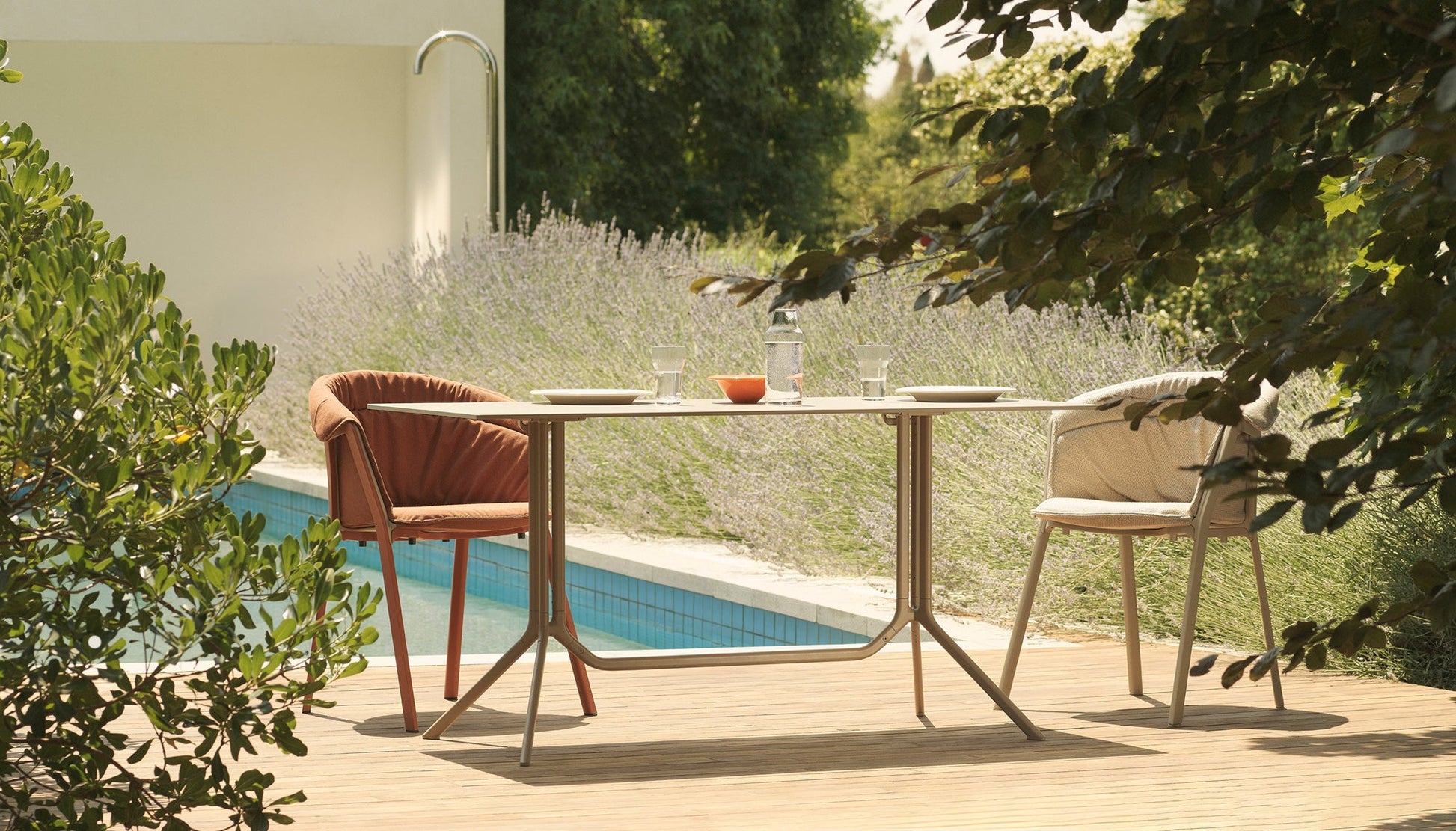 Kristalia Poule folding table - closed
