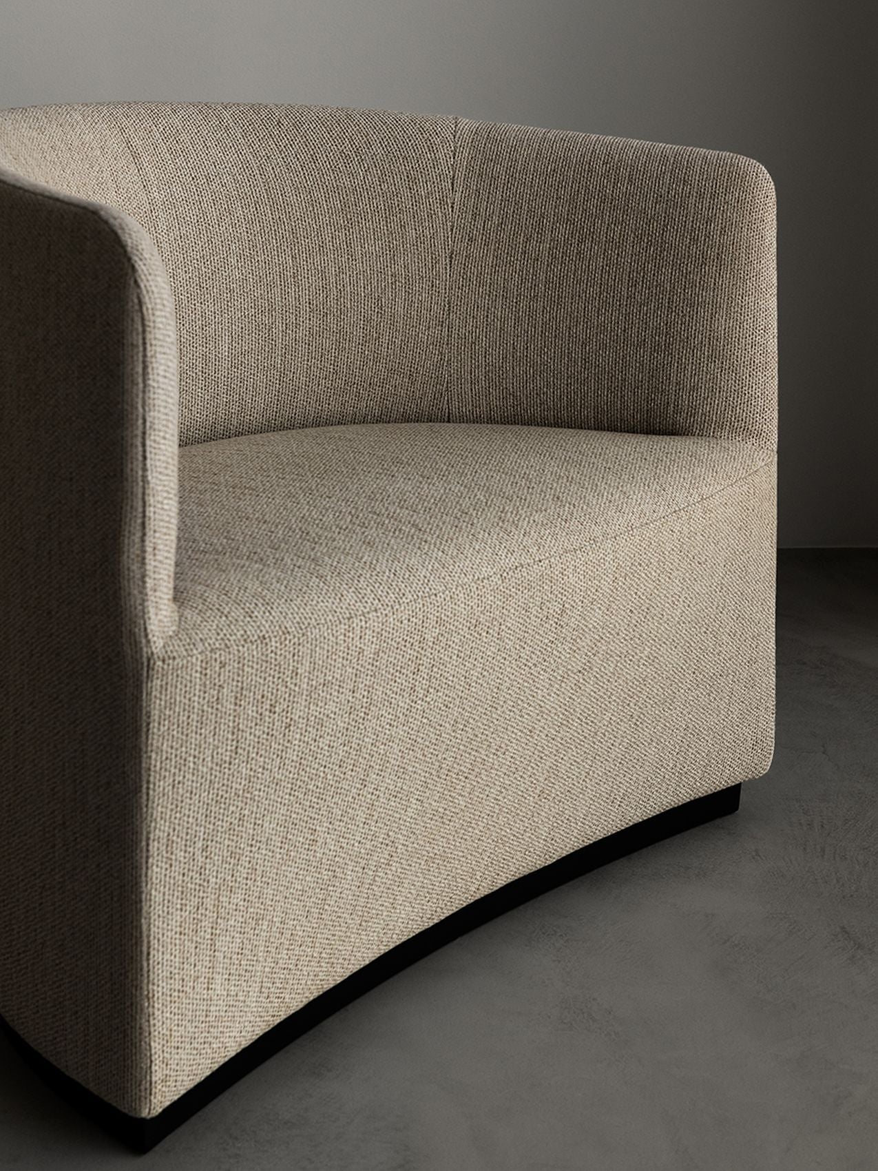 Tearoom Lounge Chair, Low Back, Swivel W/Return