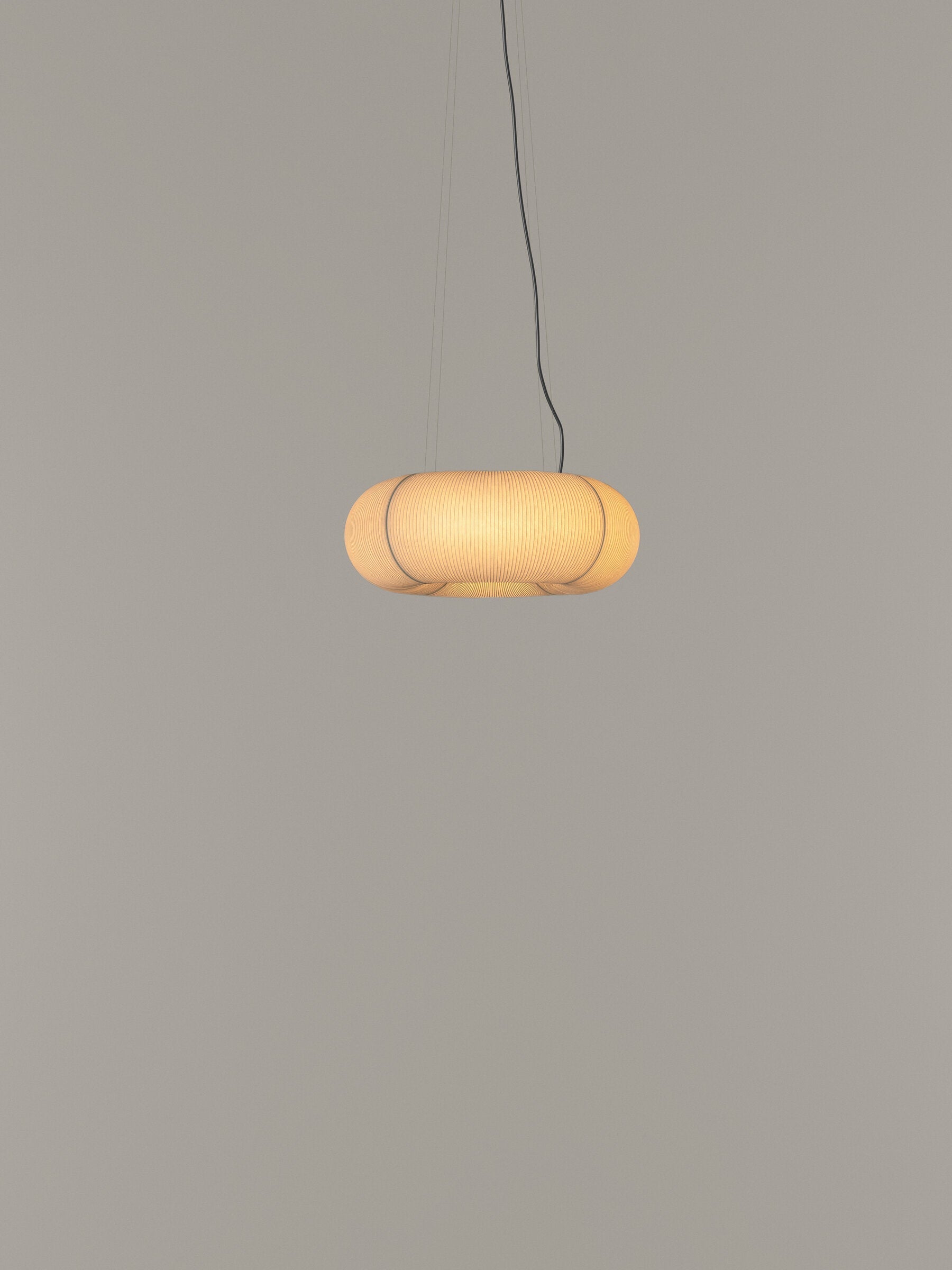 Tekiò Circular - LED dimmable japanese paper pendant lamp.