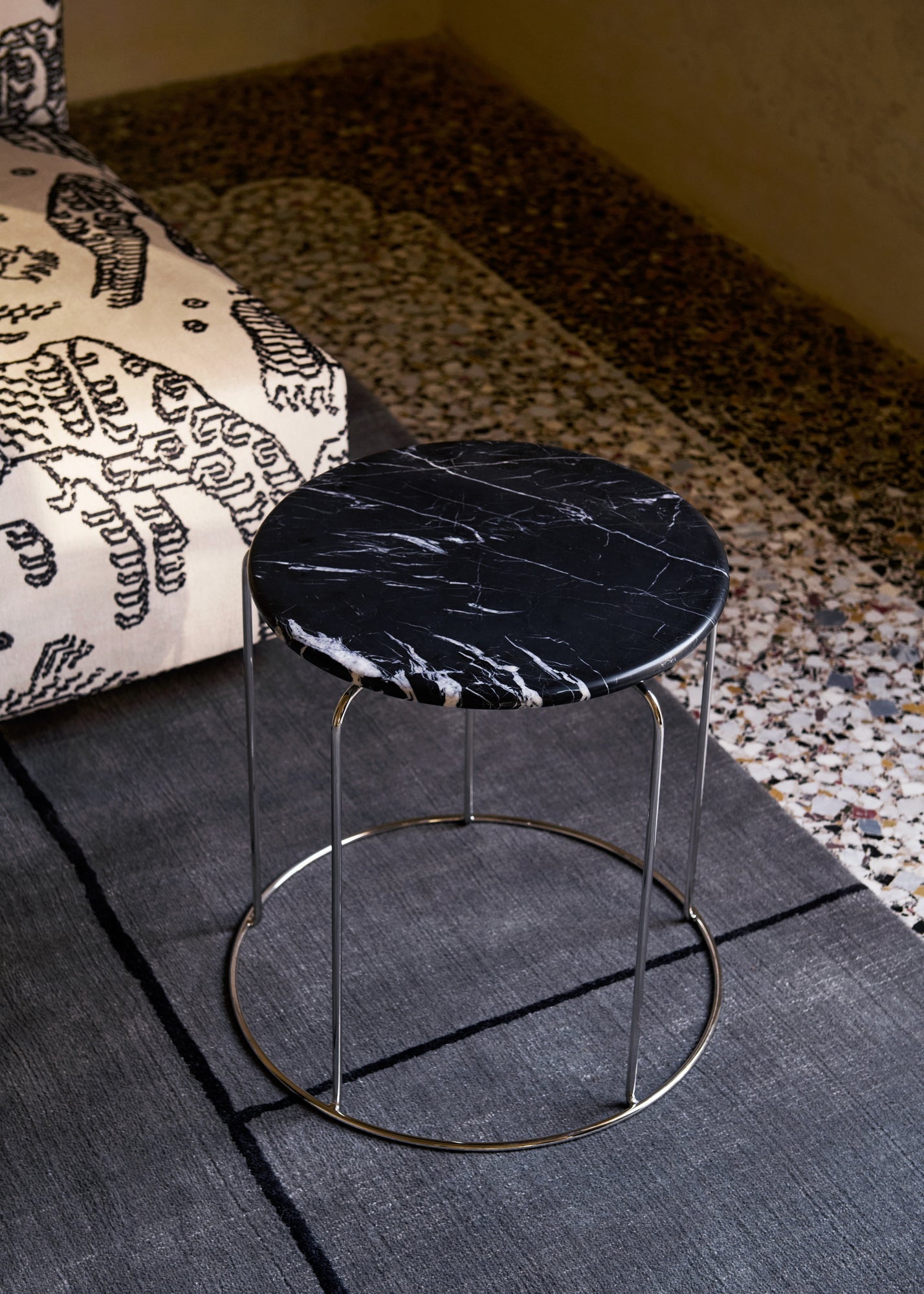 Wire Stool VP11 top, Nero Marquina marble