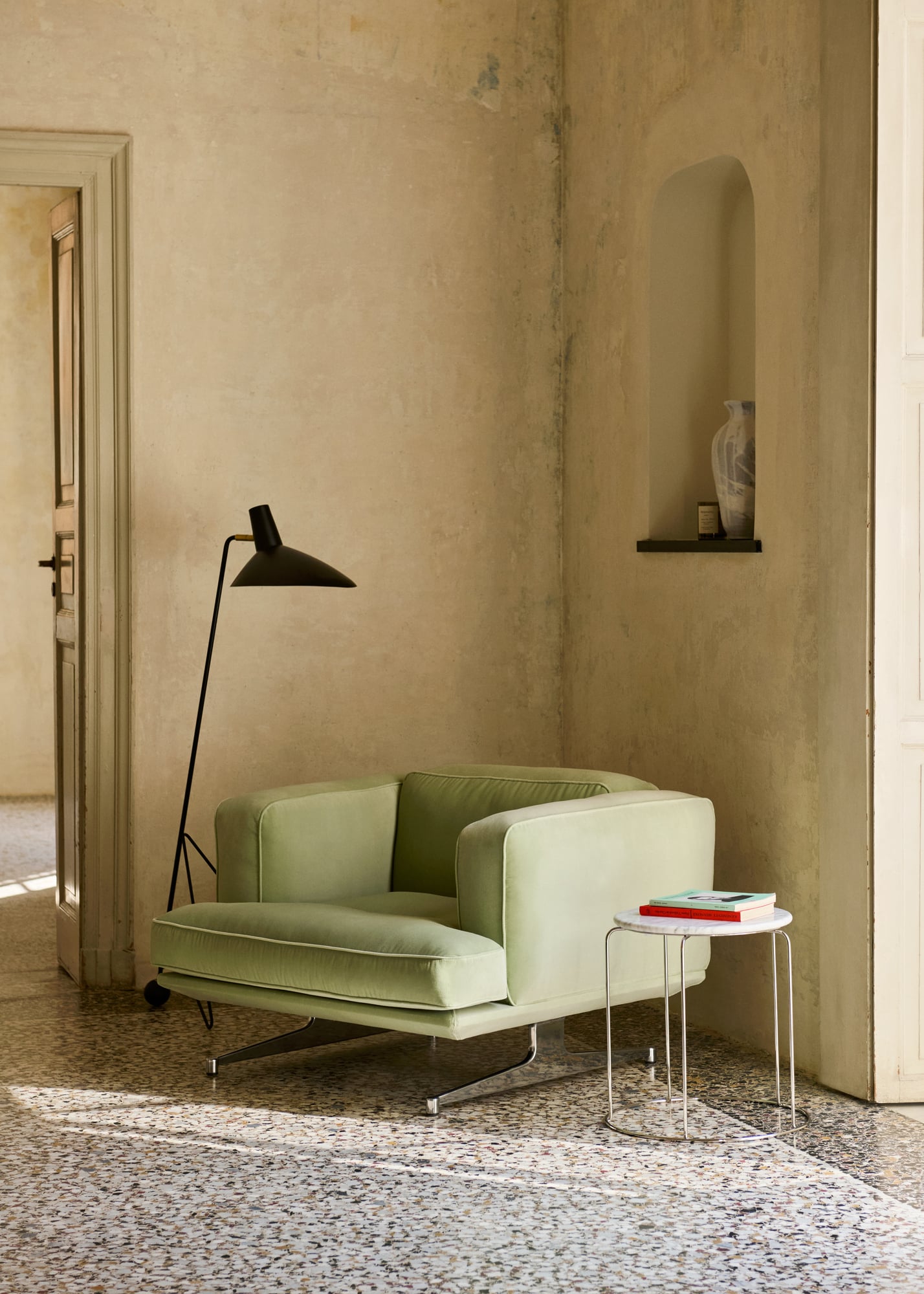 Wire Stool VP11 top, Bianco Carrara marble