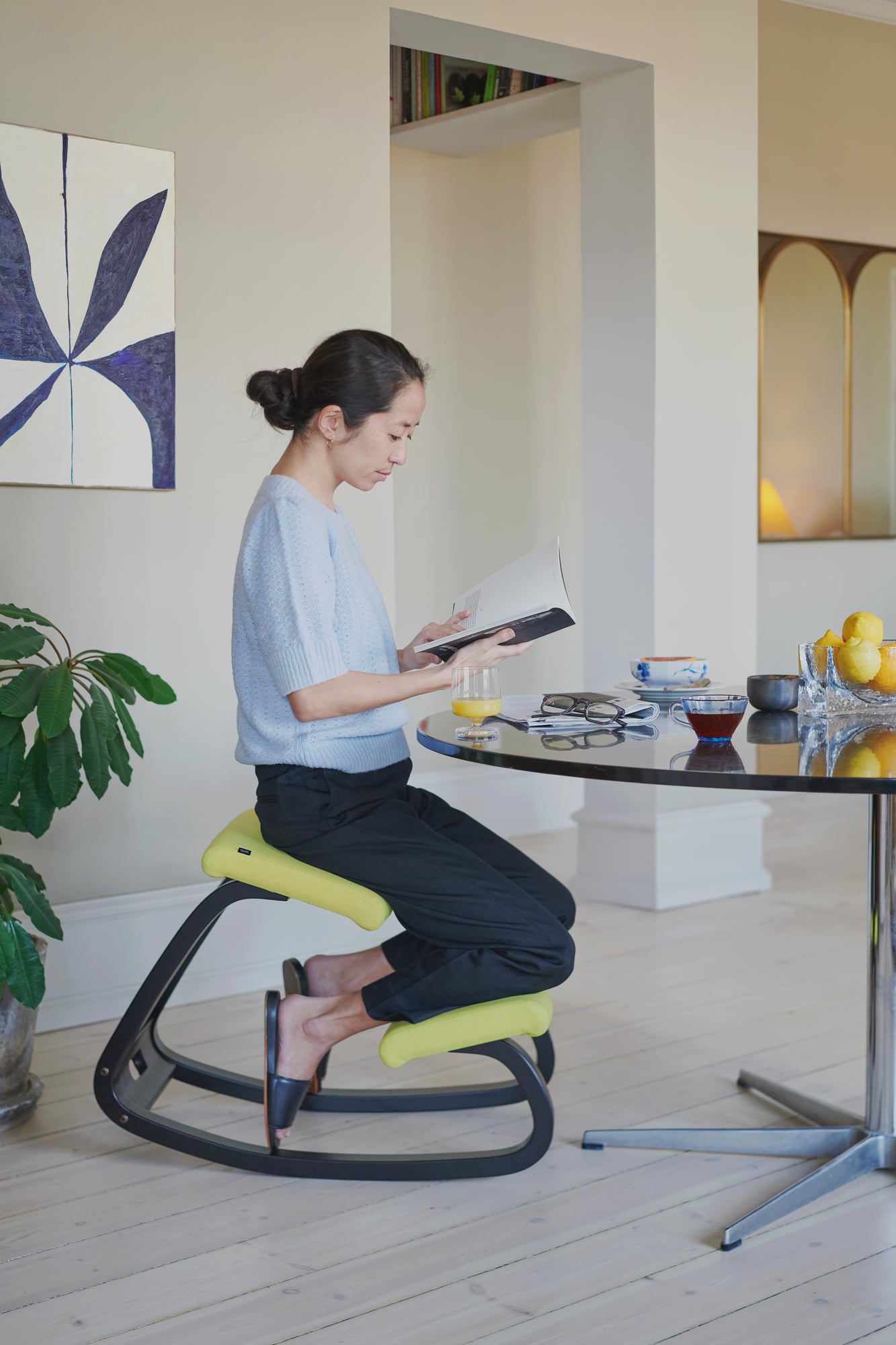 Variable kneeling chair, light brown ash - Revive 424