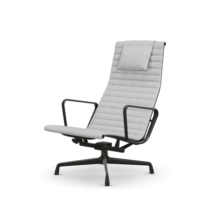 Aluminium Chair EA 124 – Lounge (Cover material - Fabric Hopsak)