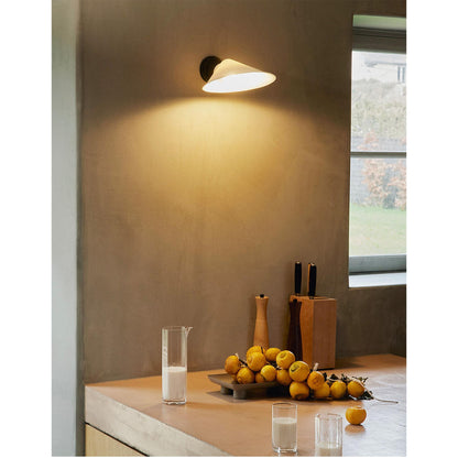 DCWéditions Plume Wall Lamp Polycarbonate/ Black