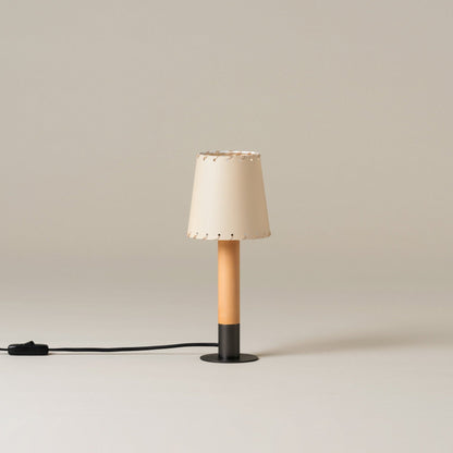 Básica Mínima - LED birch table lamp.
