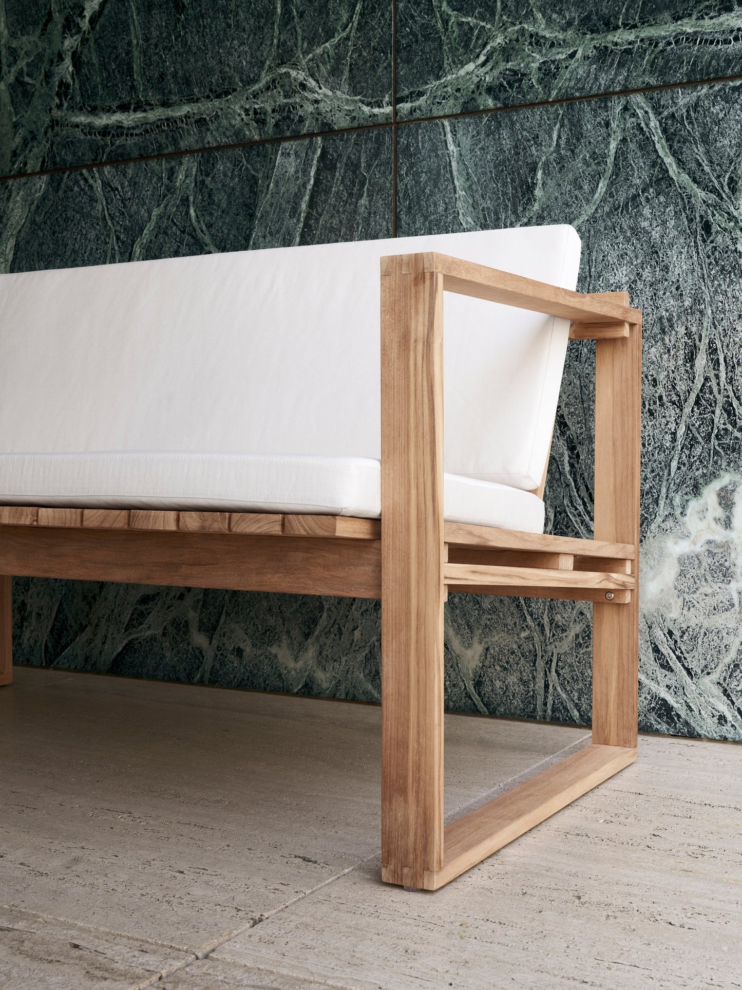 BK12 INDOOR-OUTDOOR