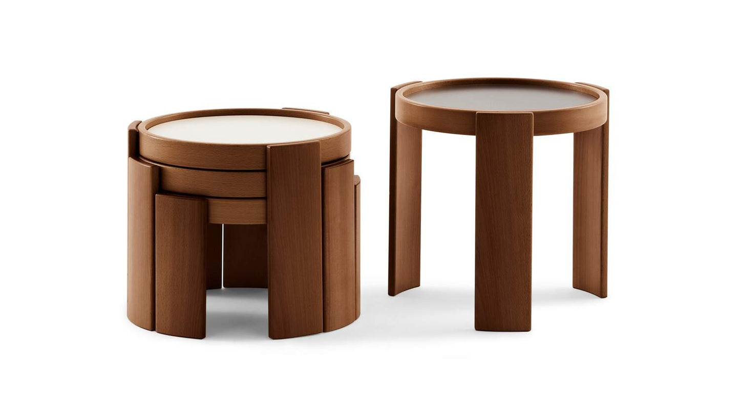 780/783 - Set of 4 coffee tables.