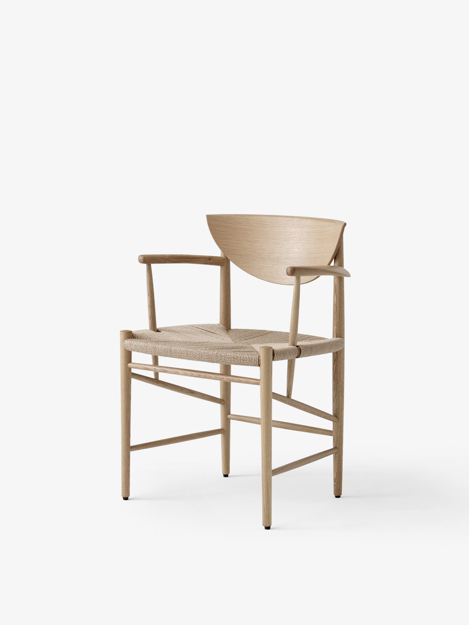 Drawn Chair w. armrest HM4.