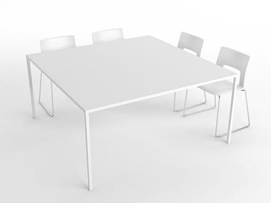 25 - Square table (Request Info).