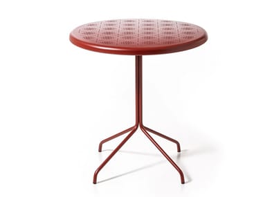 BRISE 38 - Round cement garden table (Request Info).